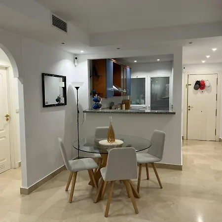 Oasis De Marbella, 2 Bedrooms On The Golden Mile Appartamento Marbella